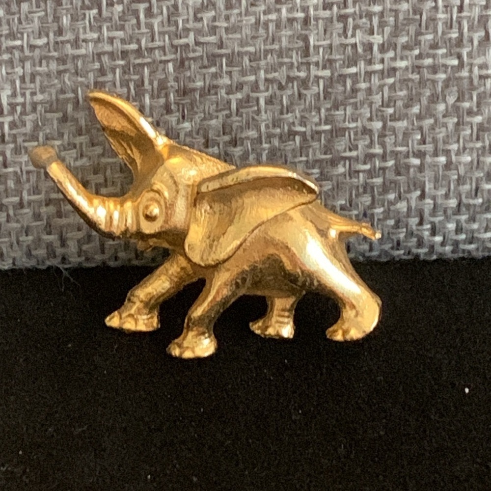 Vintage Gold Tone Long Necklace (23”) & Elephant Pin/Brooch - Picture 7 of 8